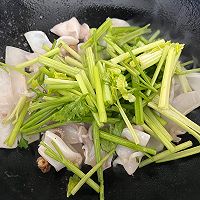 #黃河路美食#芹菜炒鱿魚的做法圖解4